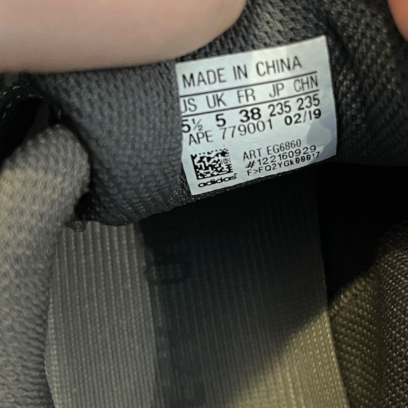 Adidas Yeezy Boost 700 V2 Geode sneaker shoe Size US 5.5/38 - Picture 2 of 9